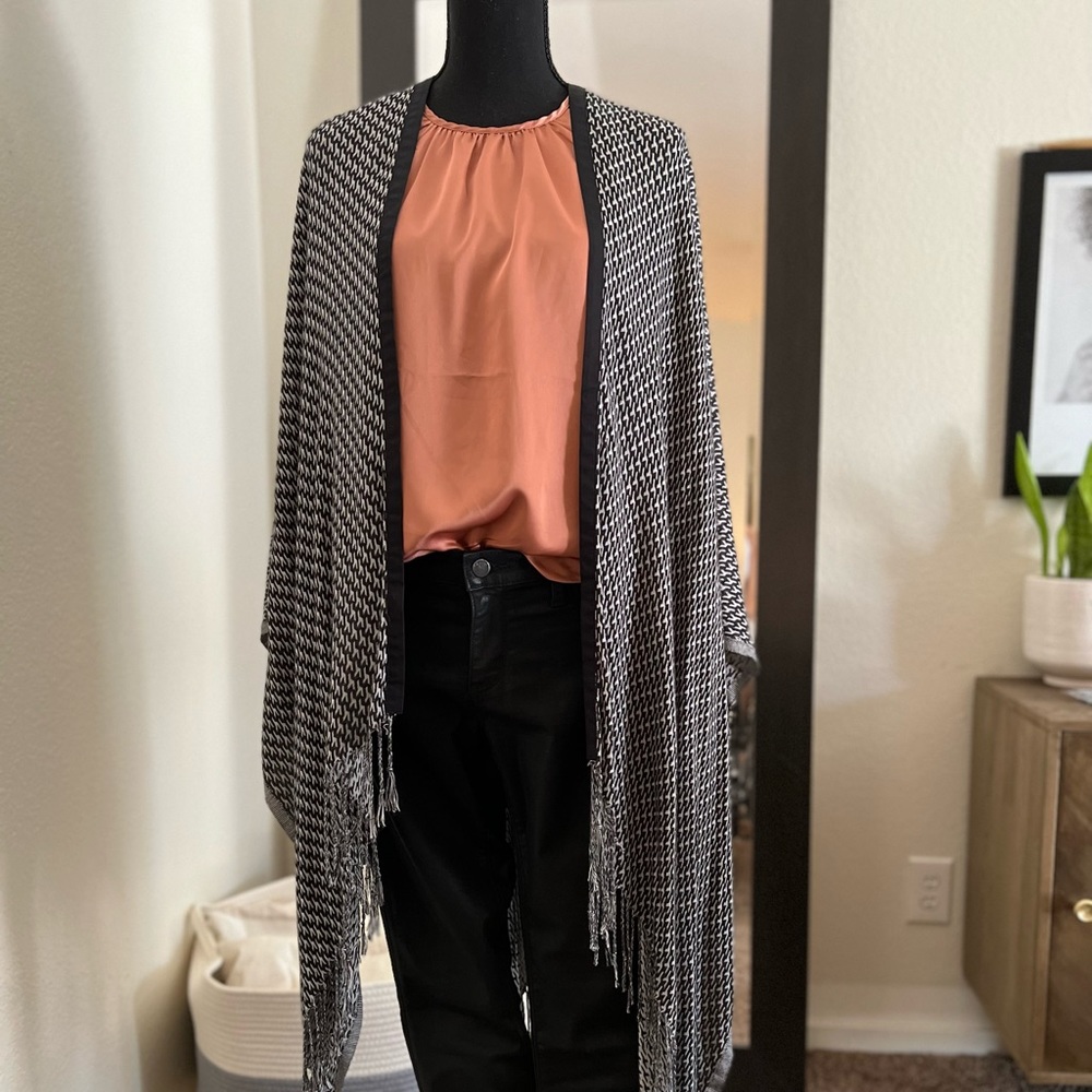 Chicos Black and White Shawl/Wrap. OS.